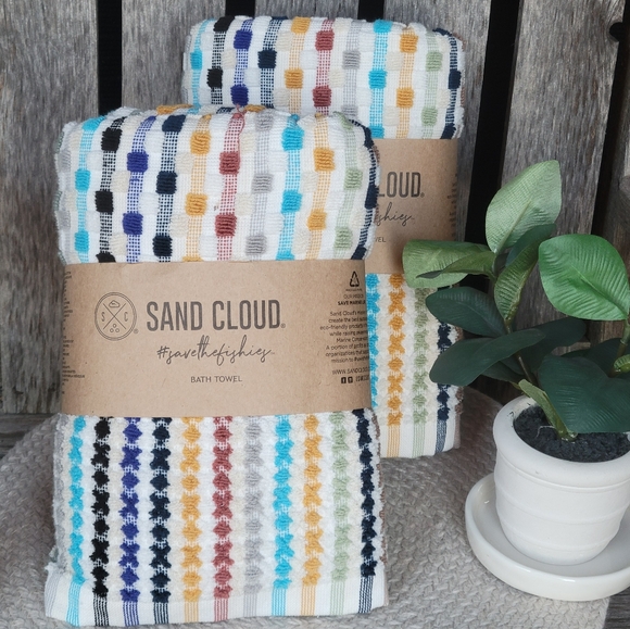 Sand Cloud Other - NWT 🔹️HP🔹️Sand Cloud SATURNIA Multi color bath towels set of 2